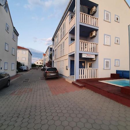 Aparthotel Marina Gromela Mirce Eksteriør billede