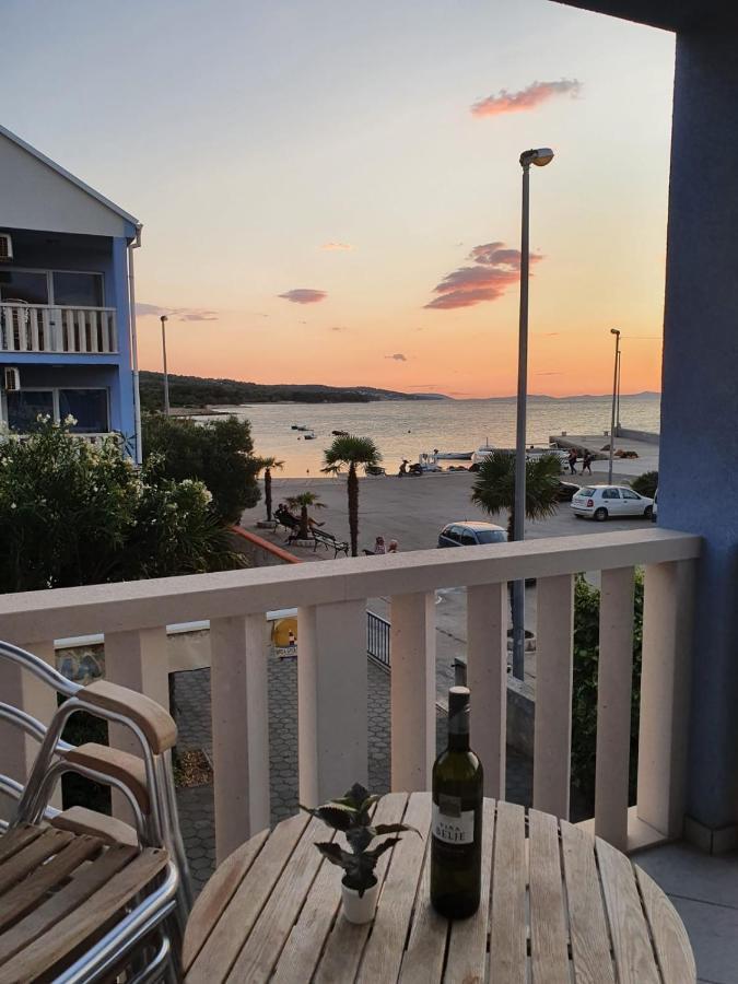 Aparthotel Marina Gromela Mirce Eksteriør billede