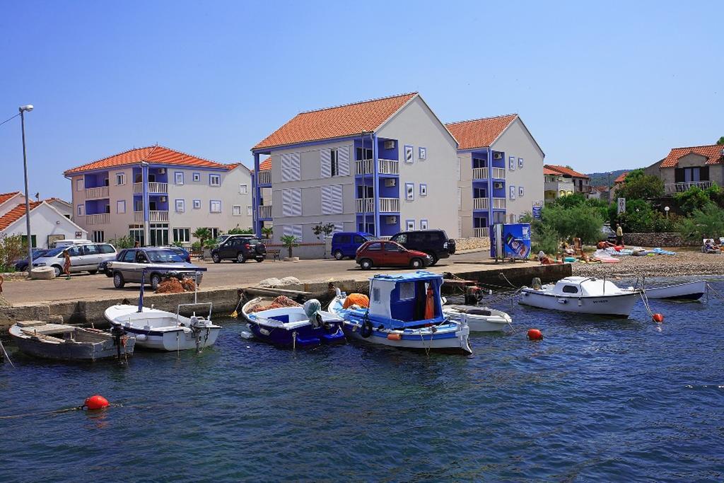Aparthotel Marina Gromela Mirce Værelse billede