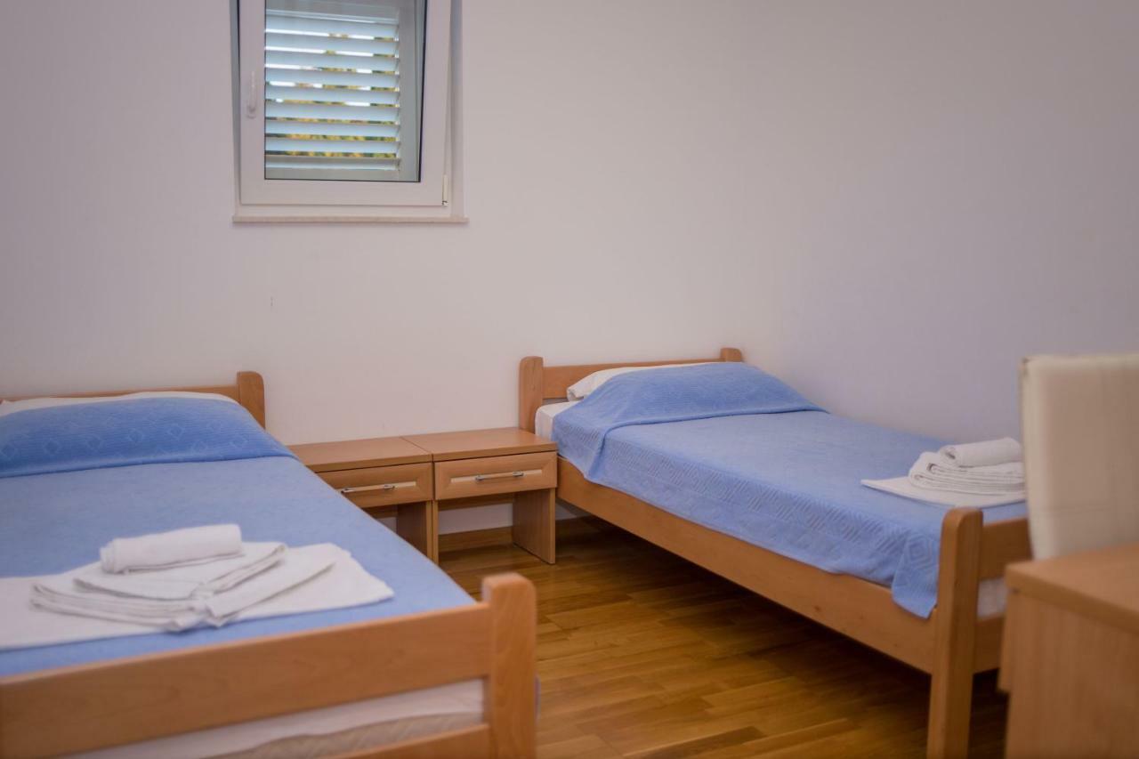 Aparthotel Marina Gromela Mirce Eksteriør billede