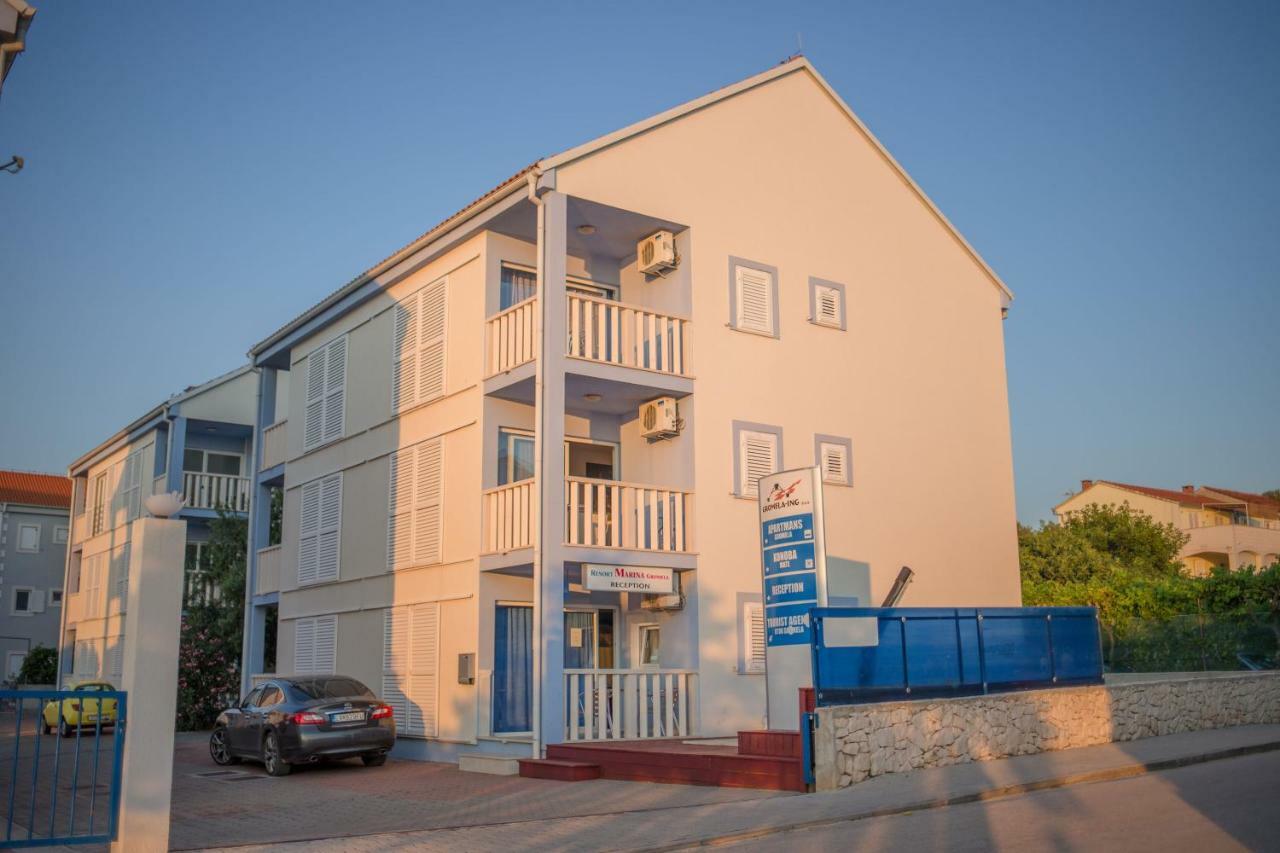 Aparthotel Marina Gromela Mirce Eksteriør billede